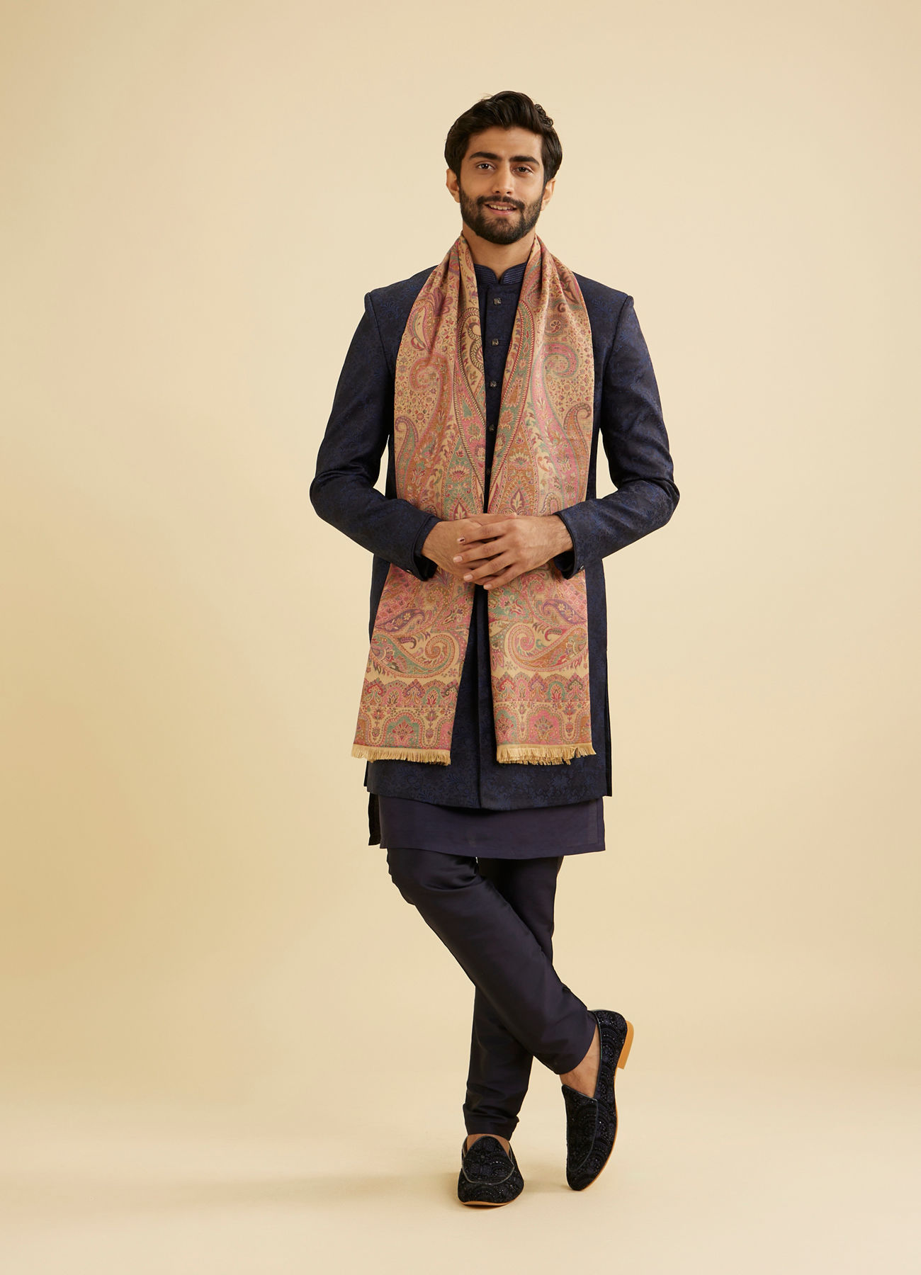 Manyavar Men Blush Pink Paisley Patterned Shawl with Floral Buta Motifs