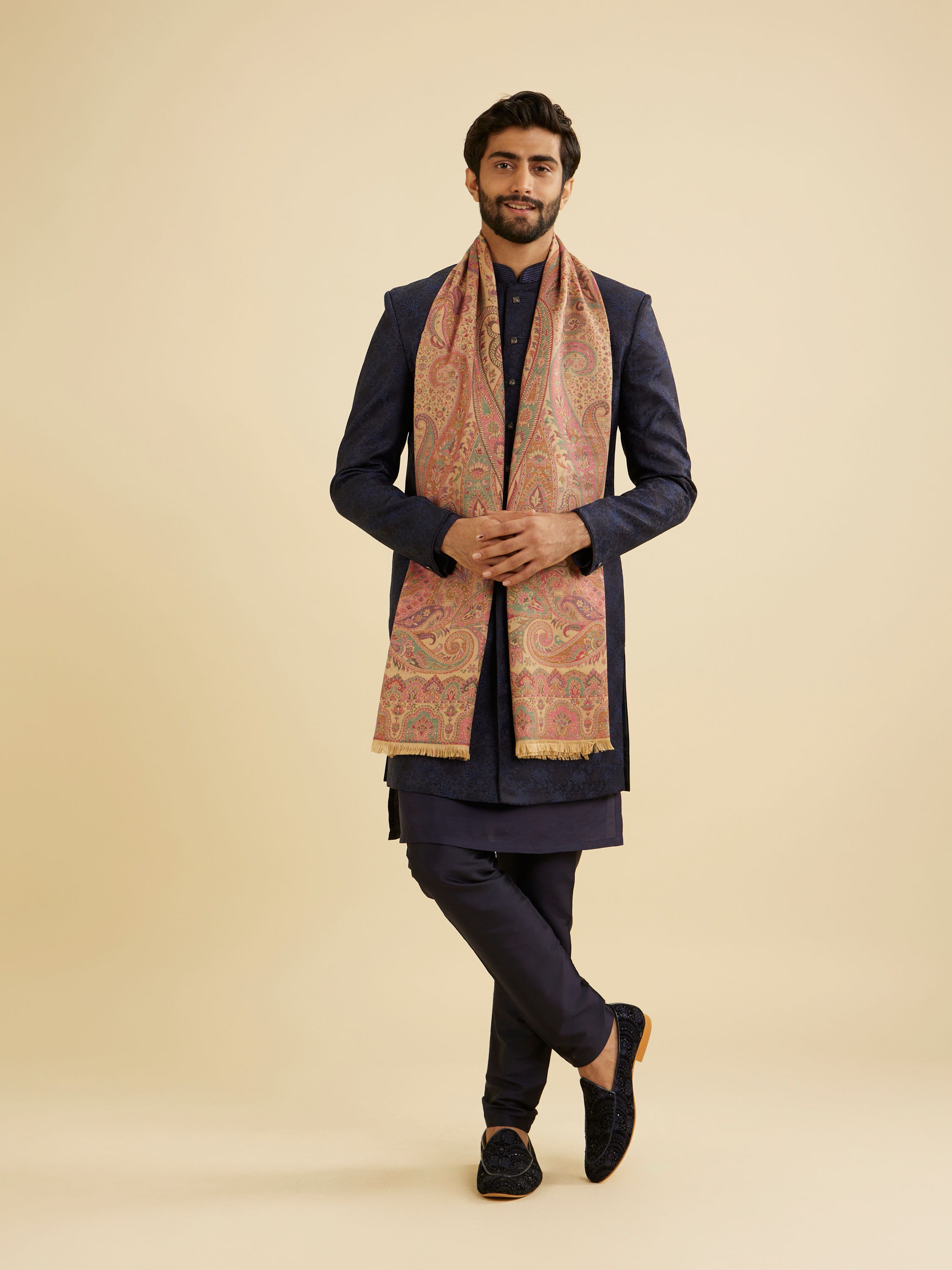 Manyavar Men Blush Pink Paisley Patterned Shawl with Floral Buta Motifs