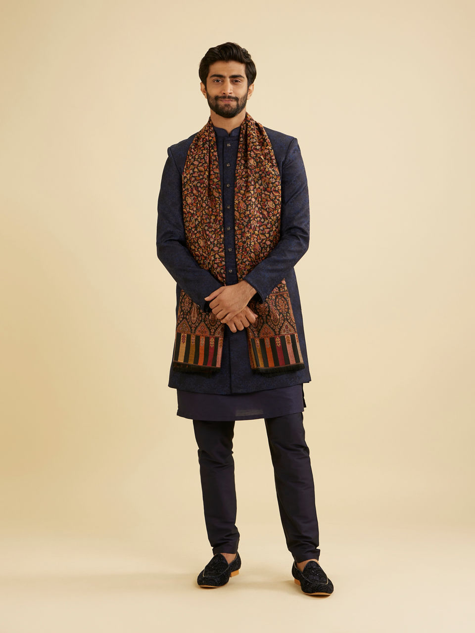 Manyavar Men Ebony Black Floral Vine Patterned Shawl with Paisley And Fern Motifs
