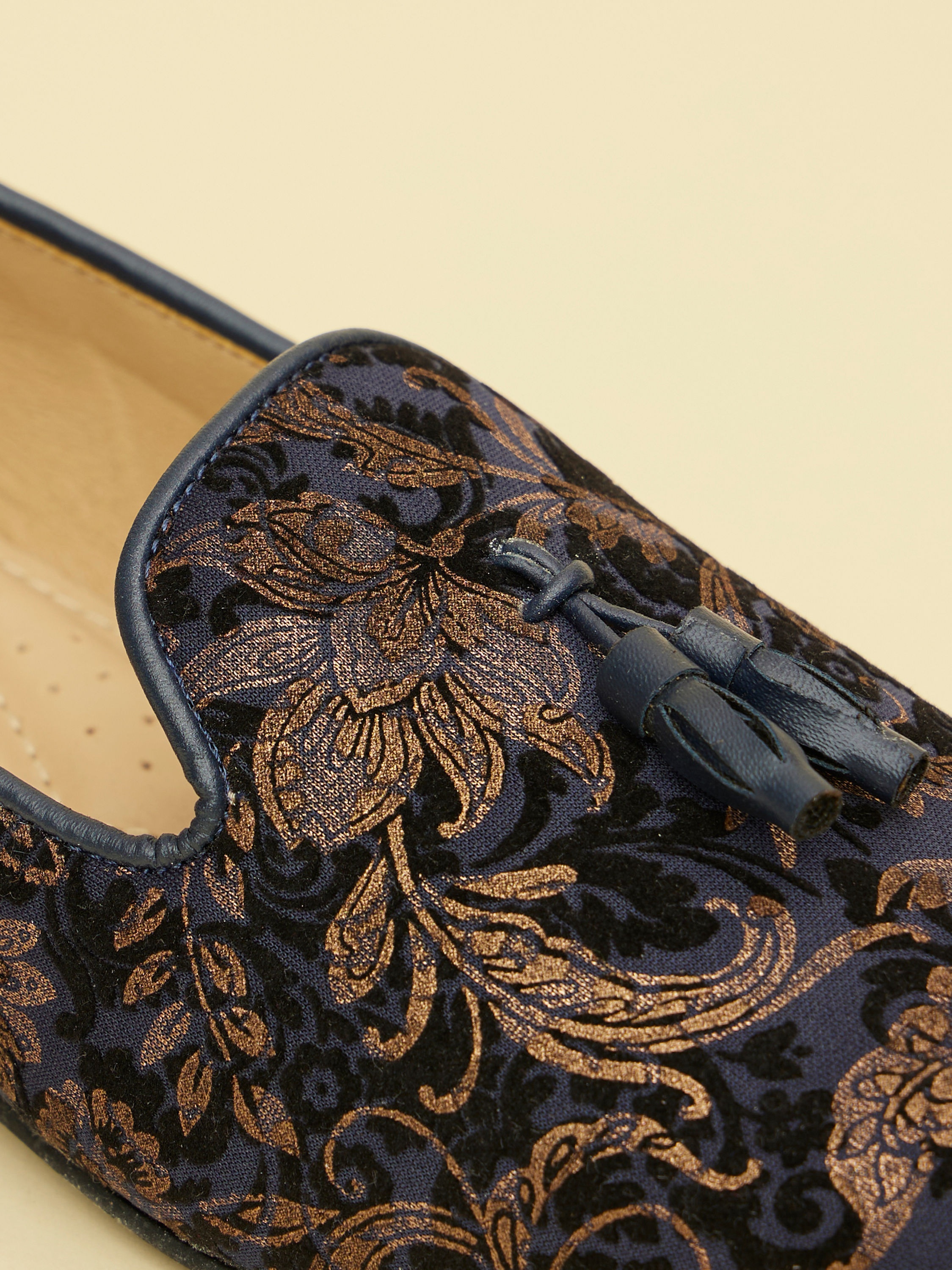 Manyavar Men Midnight Blue Foil Print Loafer Style Jutis