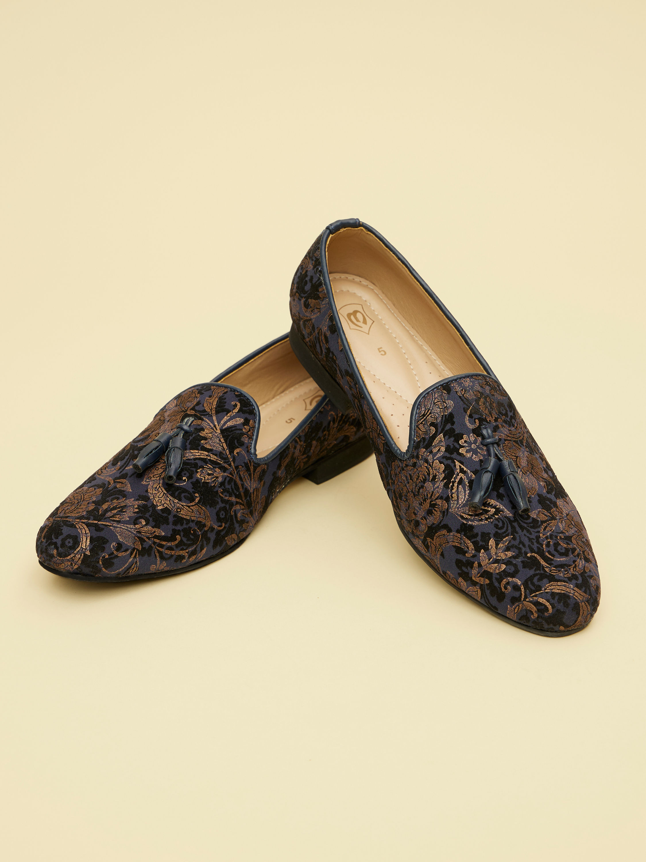Manyavar Men Midnight Blue Foil Print Loafer Style Jutis