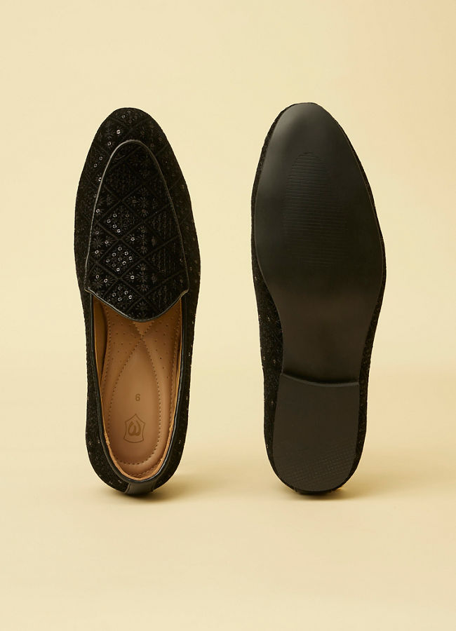 Coal Black Sequinned Loafer Style Jutis image number 4