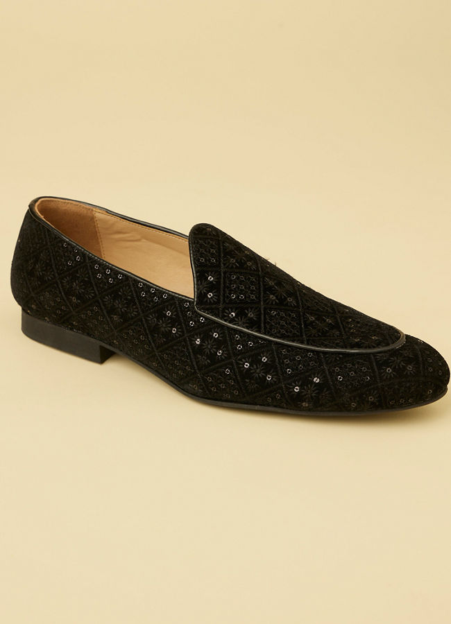 Coal Black Sequinned Loafer Style Jutis image number 2