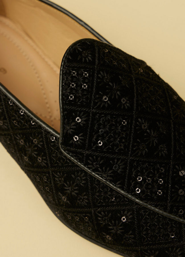 Manyavar Men Coal Black Sequinned Loafer Style Jootis