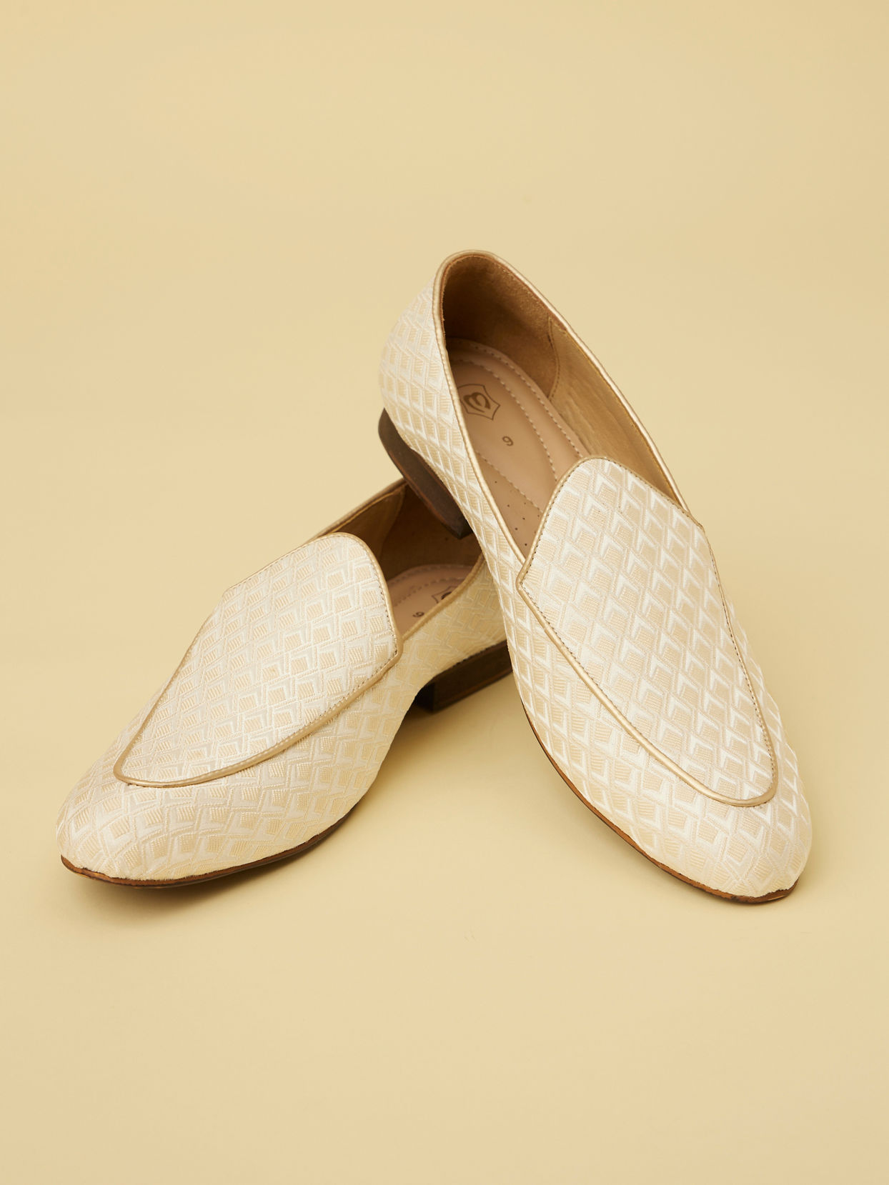 Manyavar Men Jasmine White Diamond Patterned Loafer Style Jootis