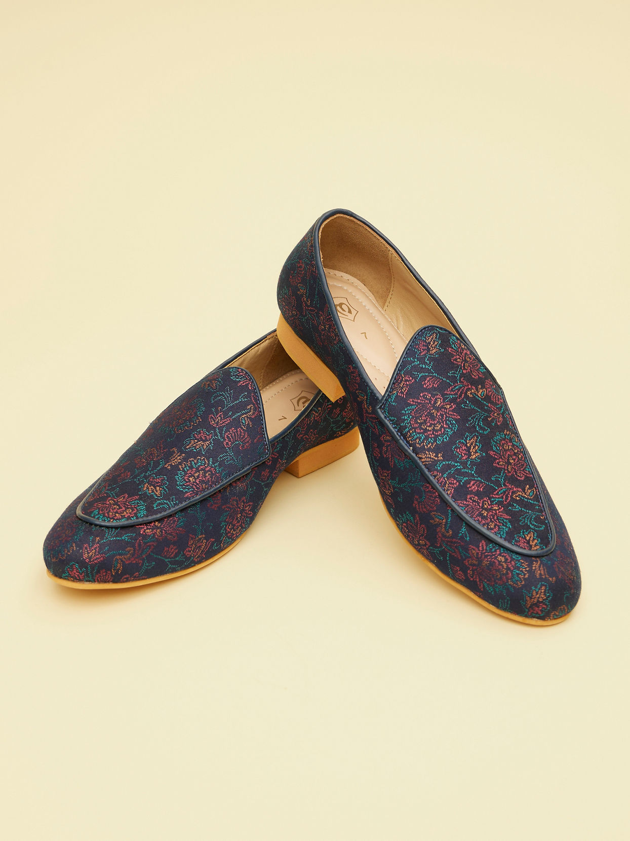 Manyavar Men Midnight Blue Floral Patterned Jooti