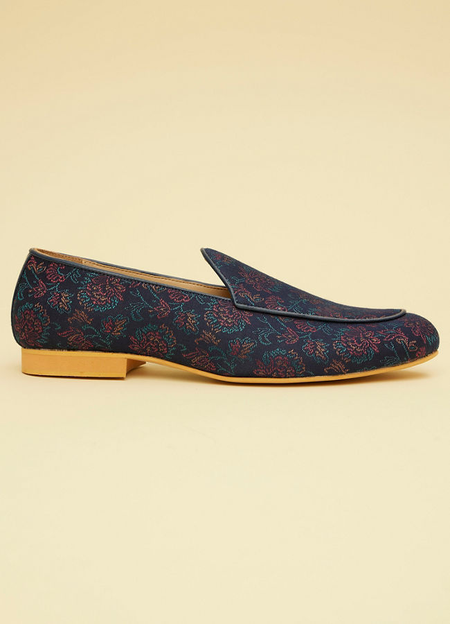 Manyavar Men Midnight Blue Floral Patterned Jutti