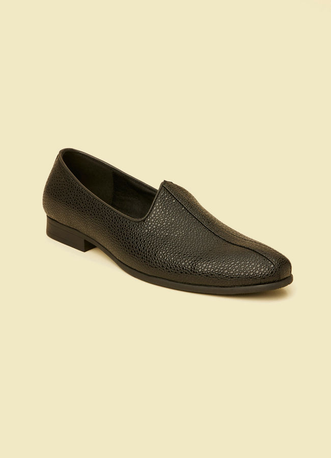 alt message - Manyavar Men Kohl Black Loafer Style Shoes image number 2