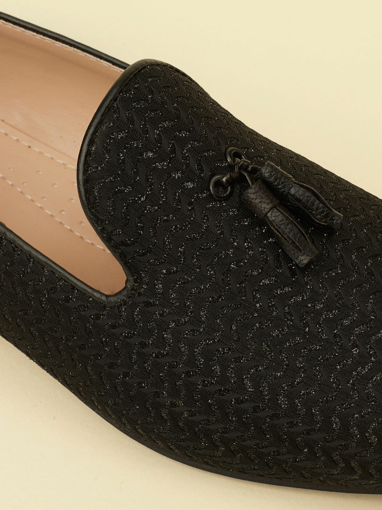 Manyavar Men Raven Black Leaf String Patterned Tasseled Jooti