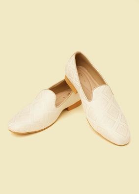 Manyavar Men Cloud Cream Embroidered Jooti