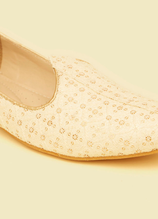 Manyavar Men Cream Colored Festive Shoe image number 1