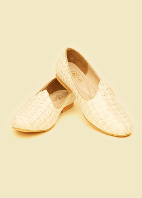 Manyavar Men Cream Colored Festive Shoe