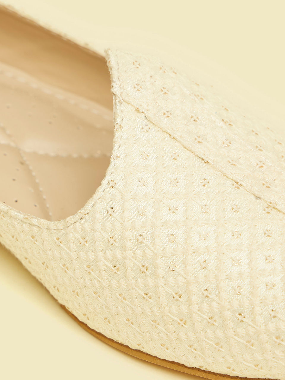 Manyavar Men Cream Embroidered Jooti