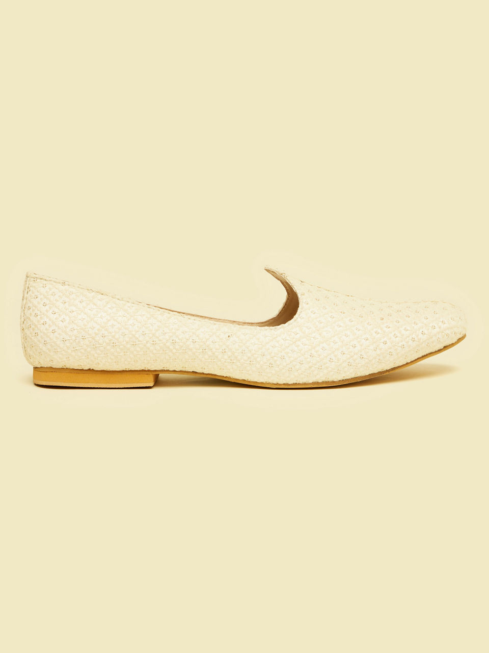 Manyavar Men Cream Embroidered Jooti