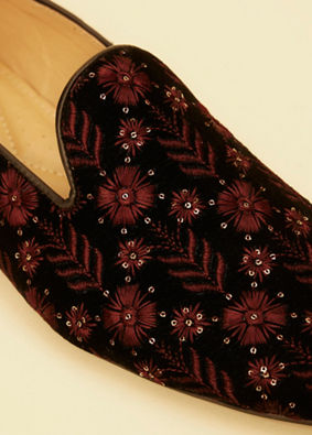 Manyavar Men Royal Blue Velvet Wine Accessories Jooti