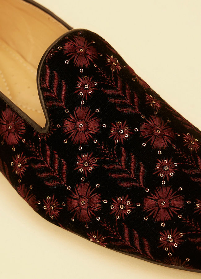 Manyavar Men Royal Blue Velvet Wine Accessories Jooti