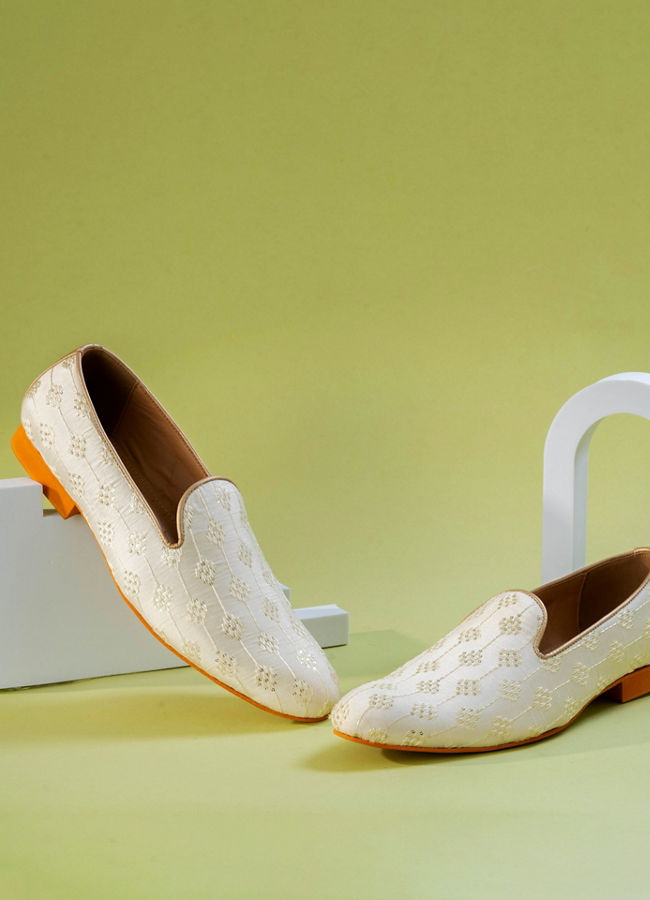 Manyavar Men Cream Thread Embroidery Shoes