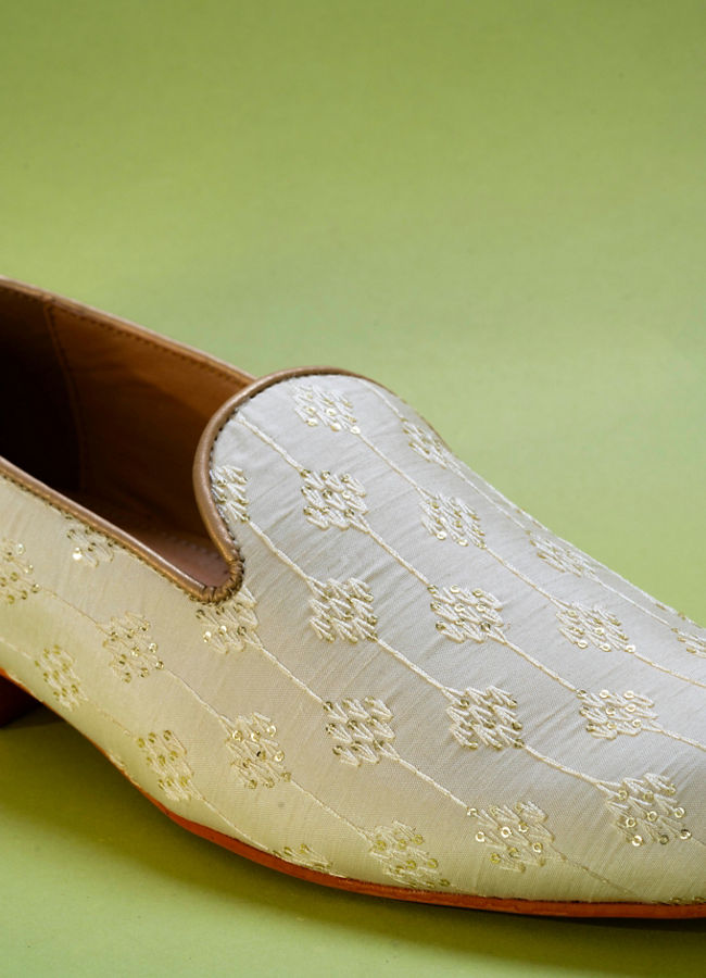 Manyavar Men Cream Thread Embroidery Shoes