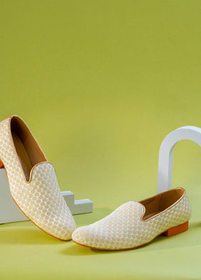 Manyavar Men Elegant Velvet Cream Shoe