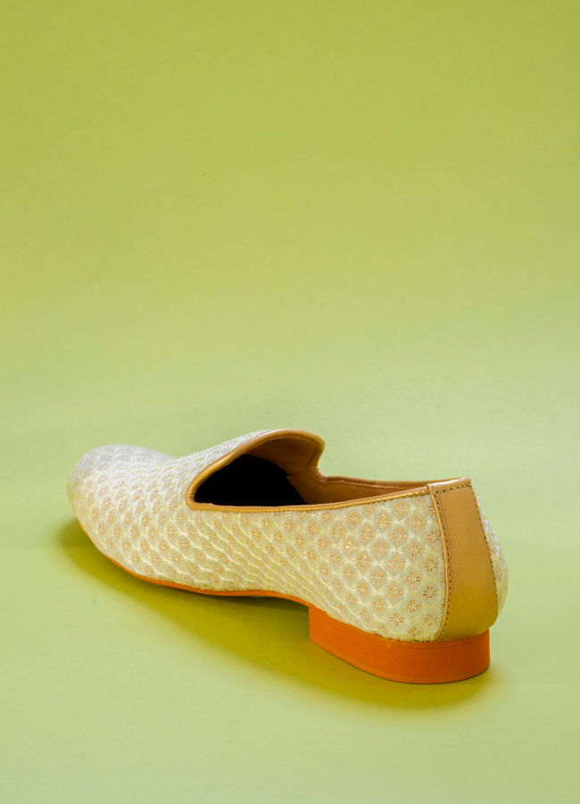 Manyavar Men Elegant Velvet Cream Shoe