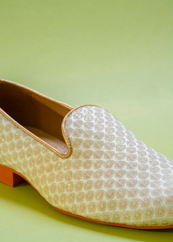 Manyavar Men Elegant Velvet Cream Shoe