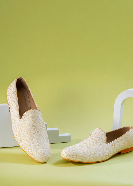 Manyavar Men Warm White Georgette Shoe