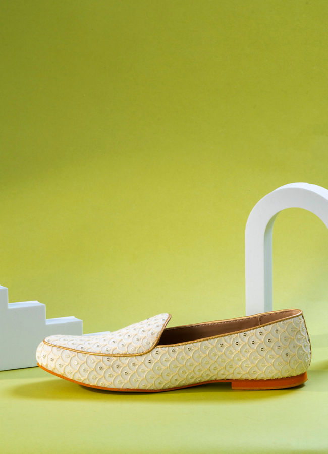 Manyavar Men Glamorous Georgette Cream Shoe