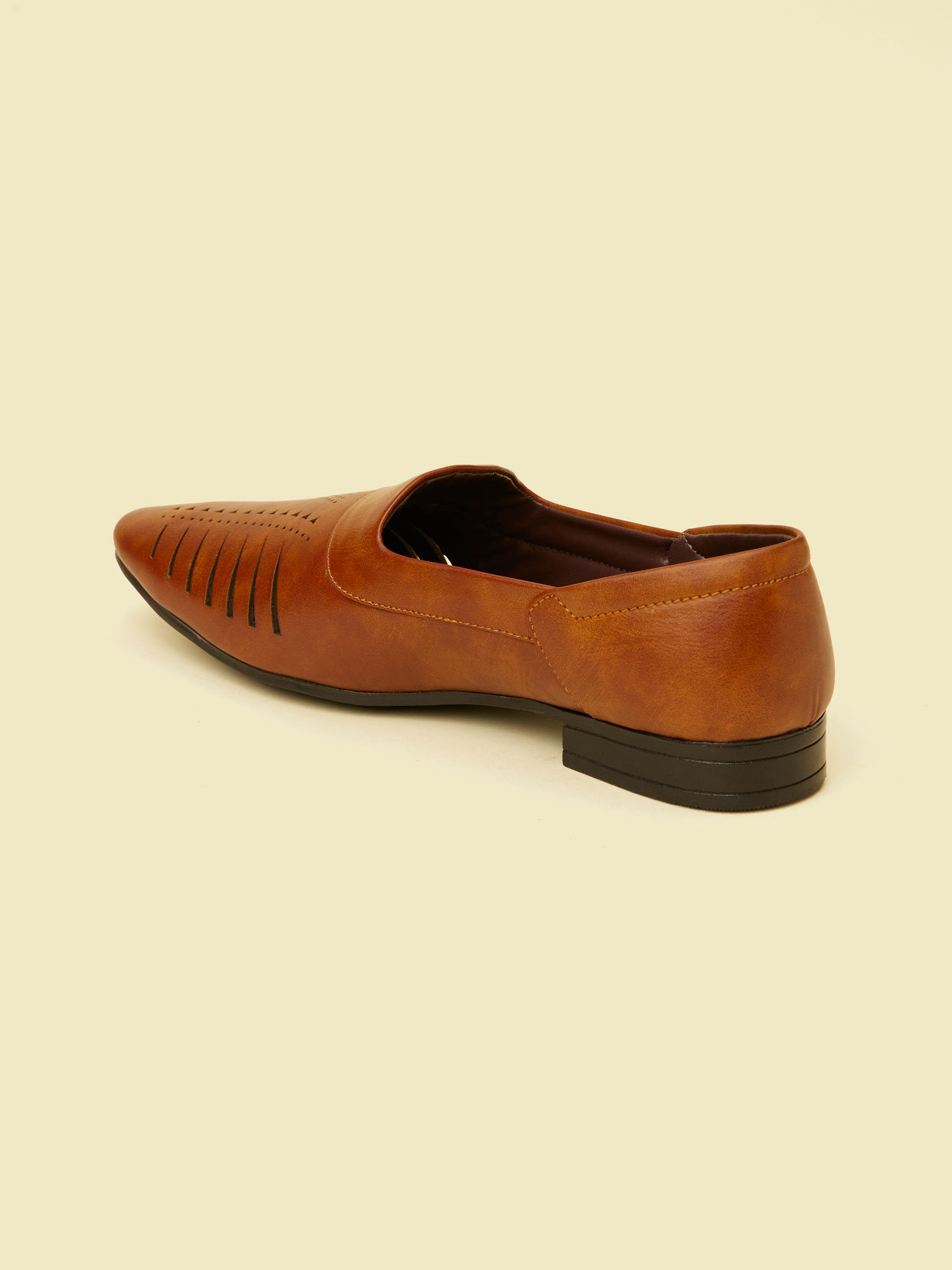 alt message - Manyavar Men Dark Brown Loafer style Jutti image number 5