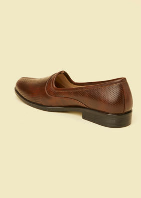 alt message - Manyavar Men Dark Brown Loafer Style Jutti image number 5