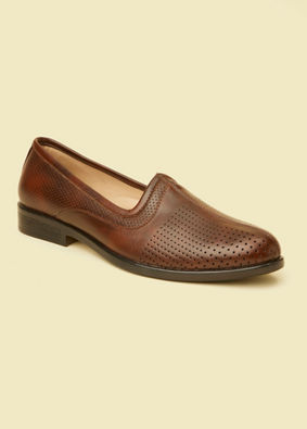 alt message - Manyavar Men Dark Brown Loafer Style Jutti image number 2