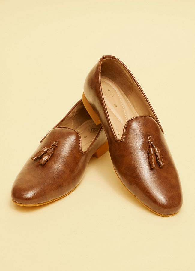 Dark Brown Tasseled Loafer style jutti image number 0