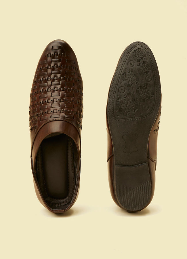 alt message - Manyavar Men Dark Brown Loafer Style Shoes image number 4