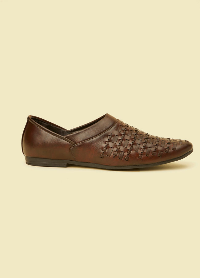 alt message - Manyavar Men Dark Brown Loafer Style Shoes image number 3