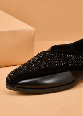Manyavar Men Black Faux Leather Shoe with Embroidery