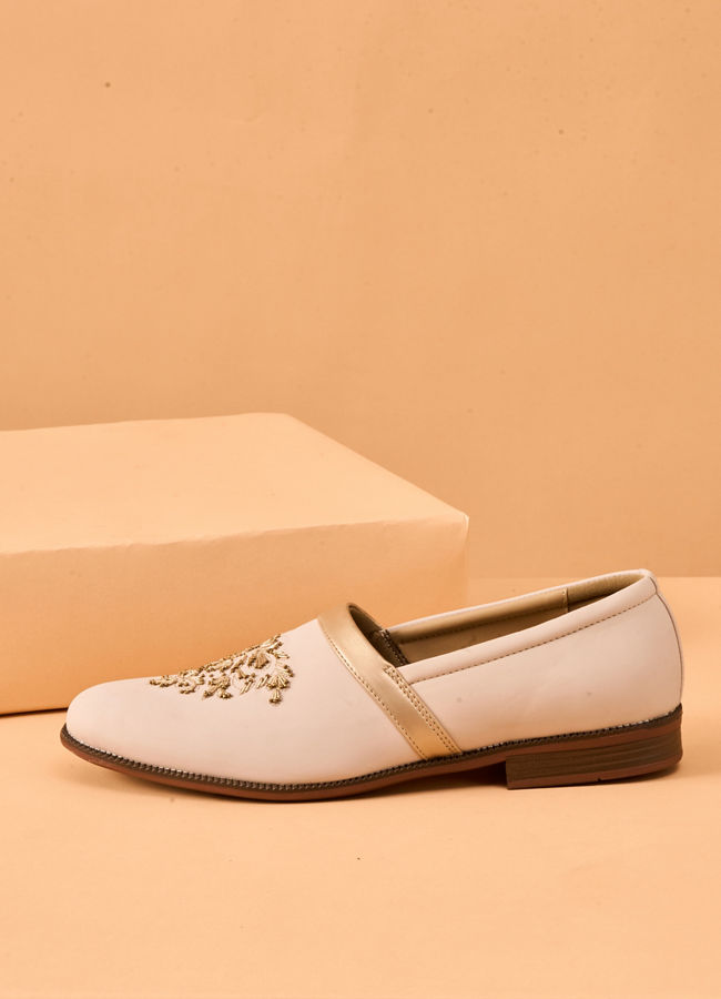 Manyavar Men Cream Faux Leather Shoe with Embroidery