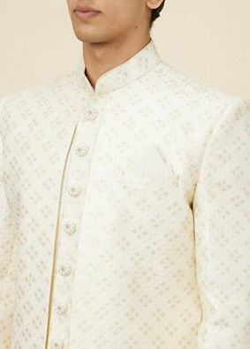 alt message - Manyavar Men Lily White Diamond Patterned Sequined Sherwani Set image number 1