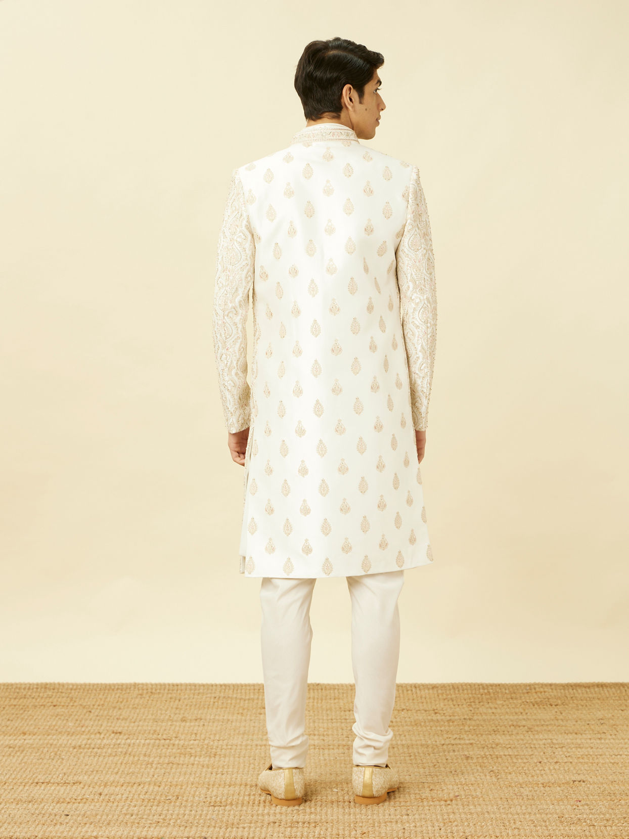 alt message - Manyavar Men Off White Shankh Motif Sherwani Set image number 5