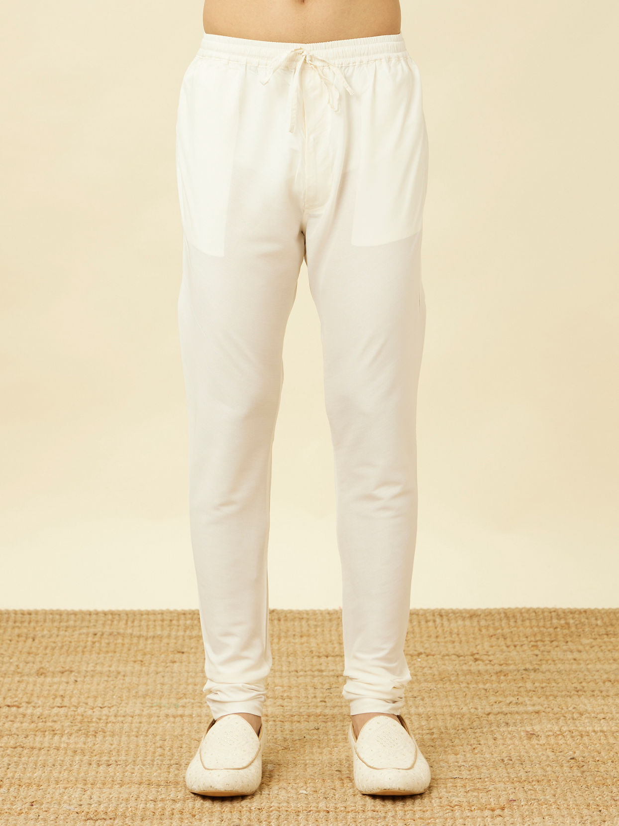 Manyavar Men Off White Floral Jaal Patterned Sherwani Set