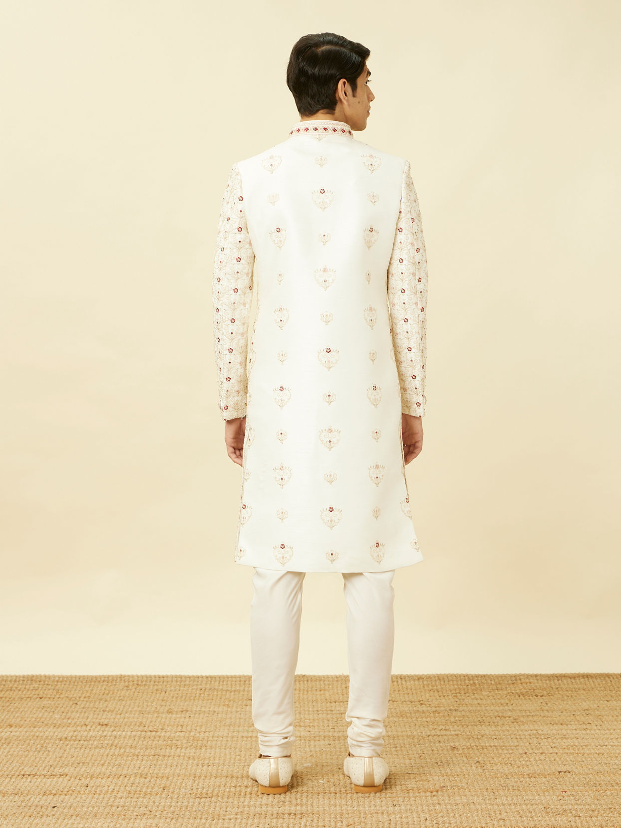 Manyavar Men Off White Floral Jaal Patterned Sherwani Set
