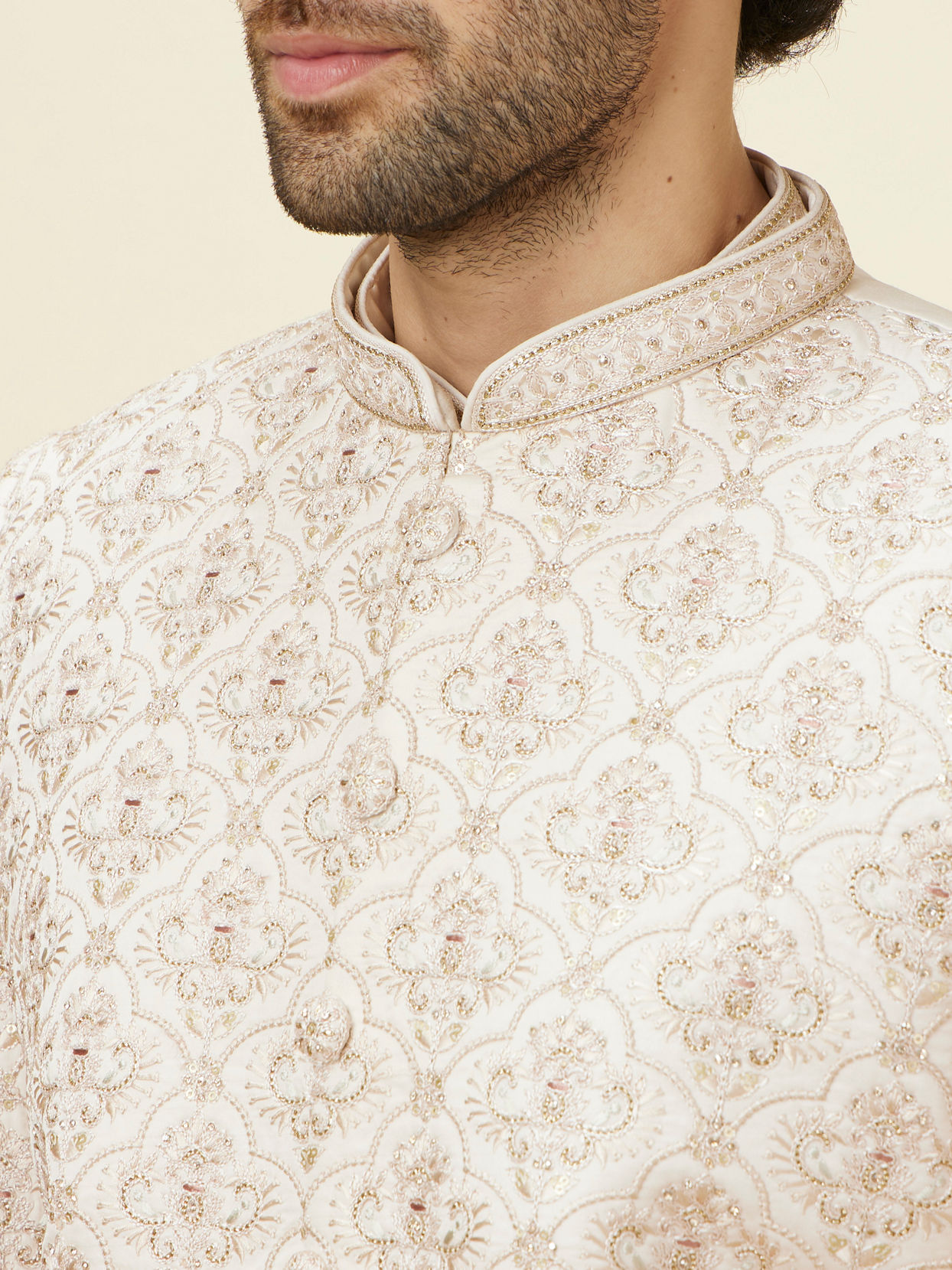 alt message - Manyavar Men Warm White Floral Trellis Patterned Sherwani Set image number 2