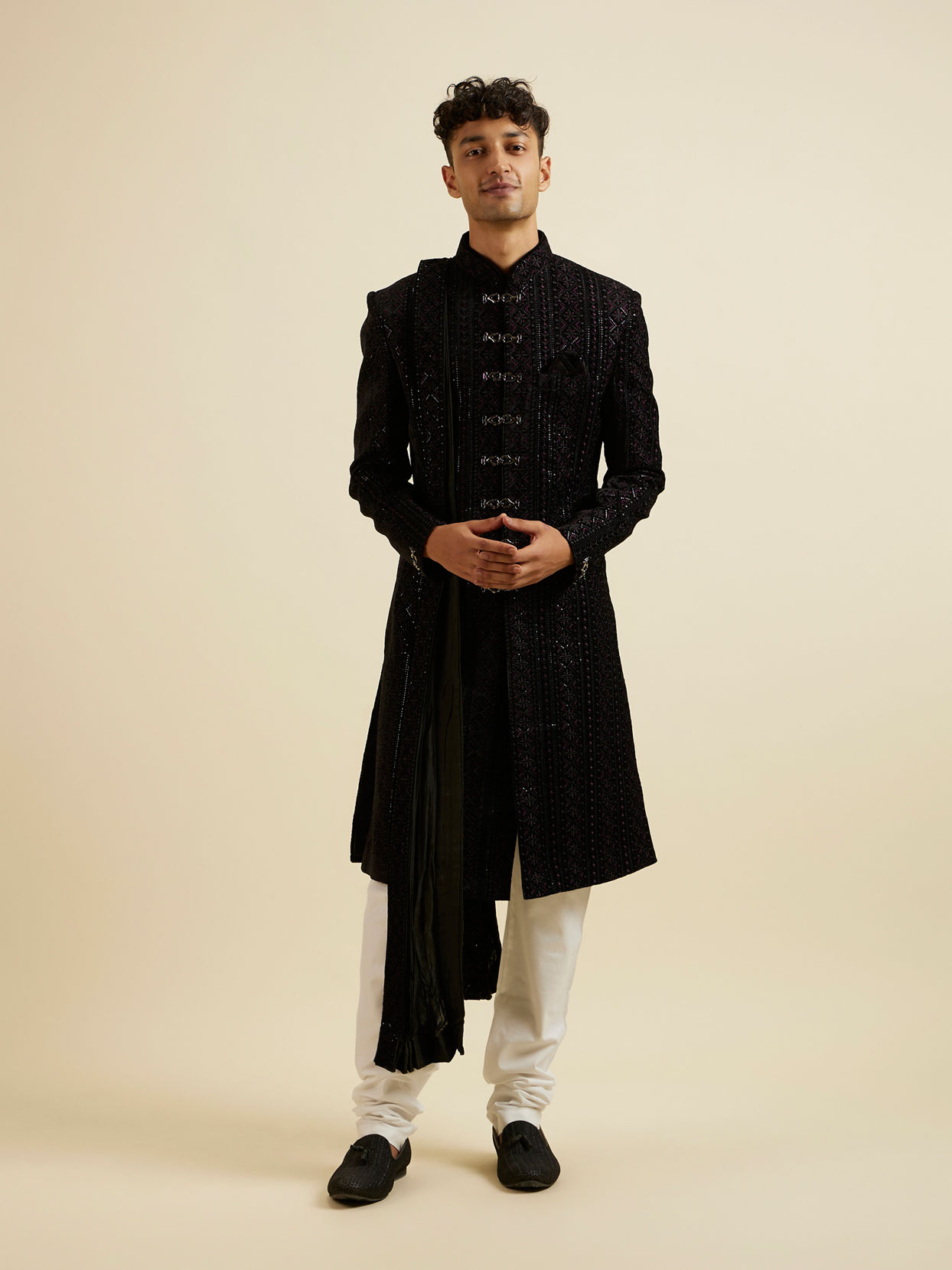 alt message - Manyavar Men Ebony Black Sequined Sherwani Set image number 2