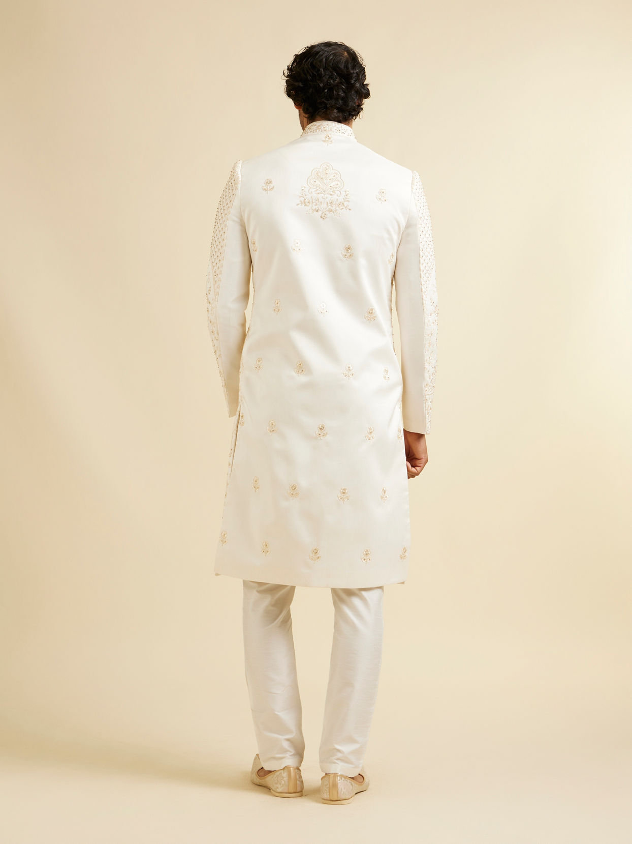 alt message - Manyavar Men Royal Warm White Sherwani image number 4