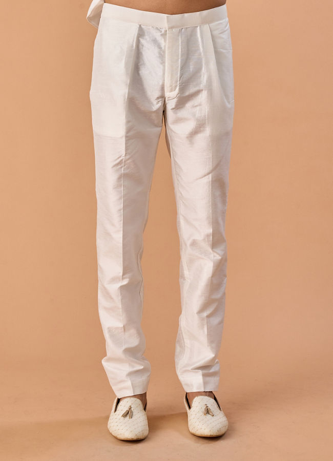 Manyavar Men Creamy Opulence Sherwani