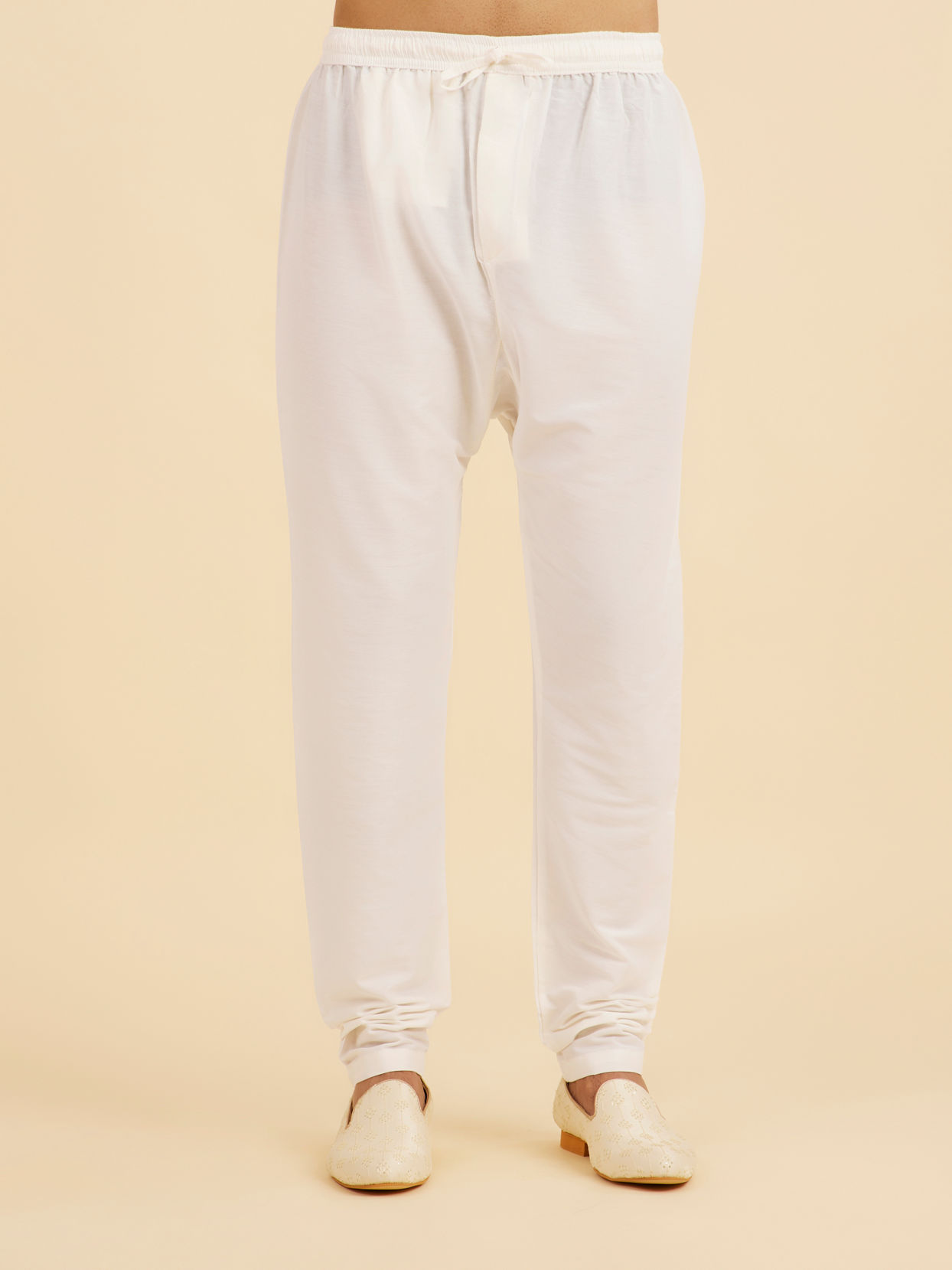 Manyavar Men Lavish Cream Art Silk Sherwani