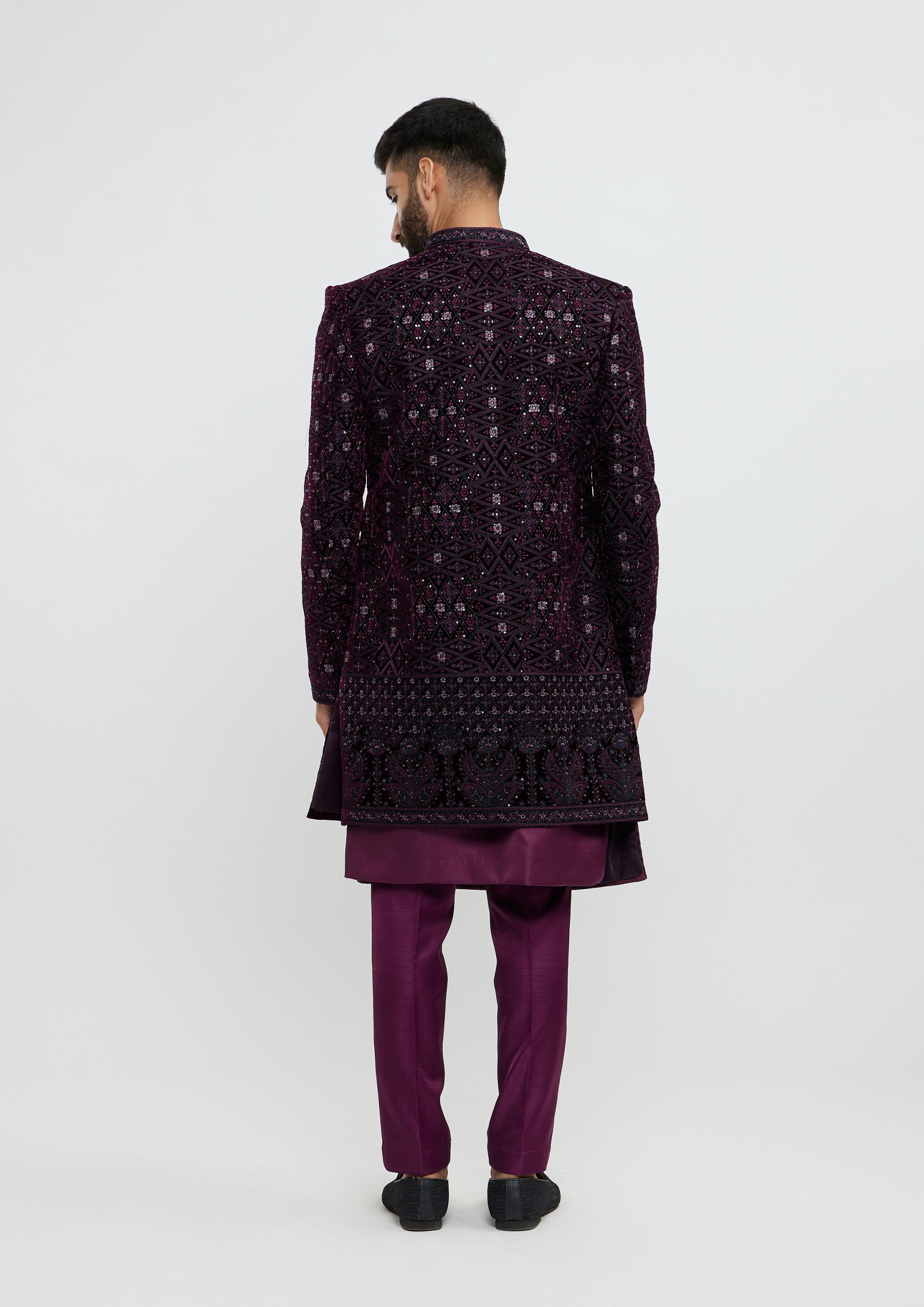 alt message - Twamev Men Wine Red Sherwani Set with Geometric Patterns and Rhinestones image number 4