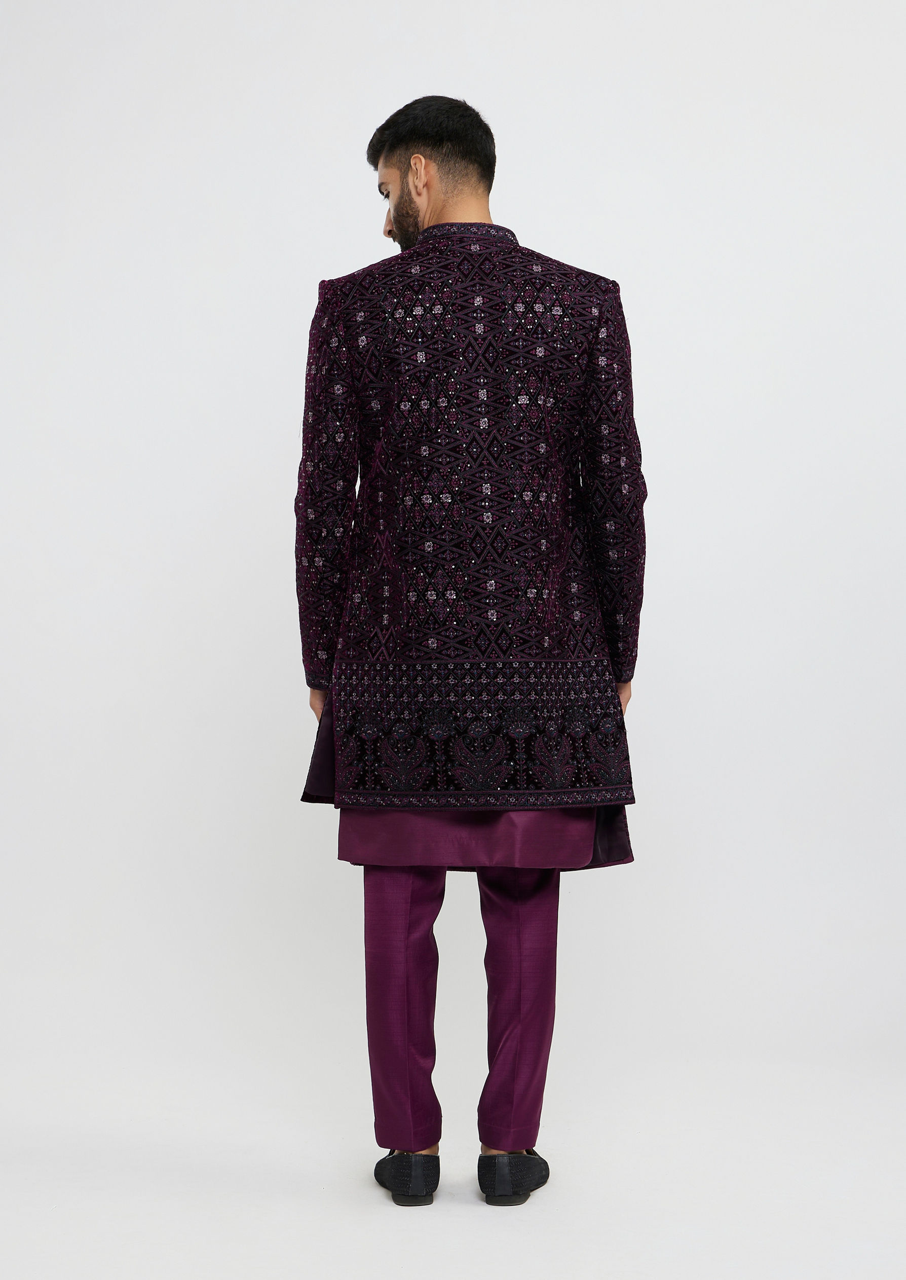 alt message - Twamev Men Wine Red Sherwani Set with Geometric Patterns and Rhinestones image number 4