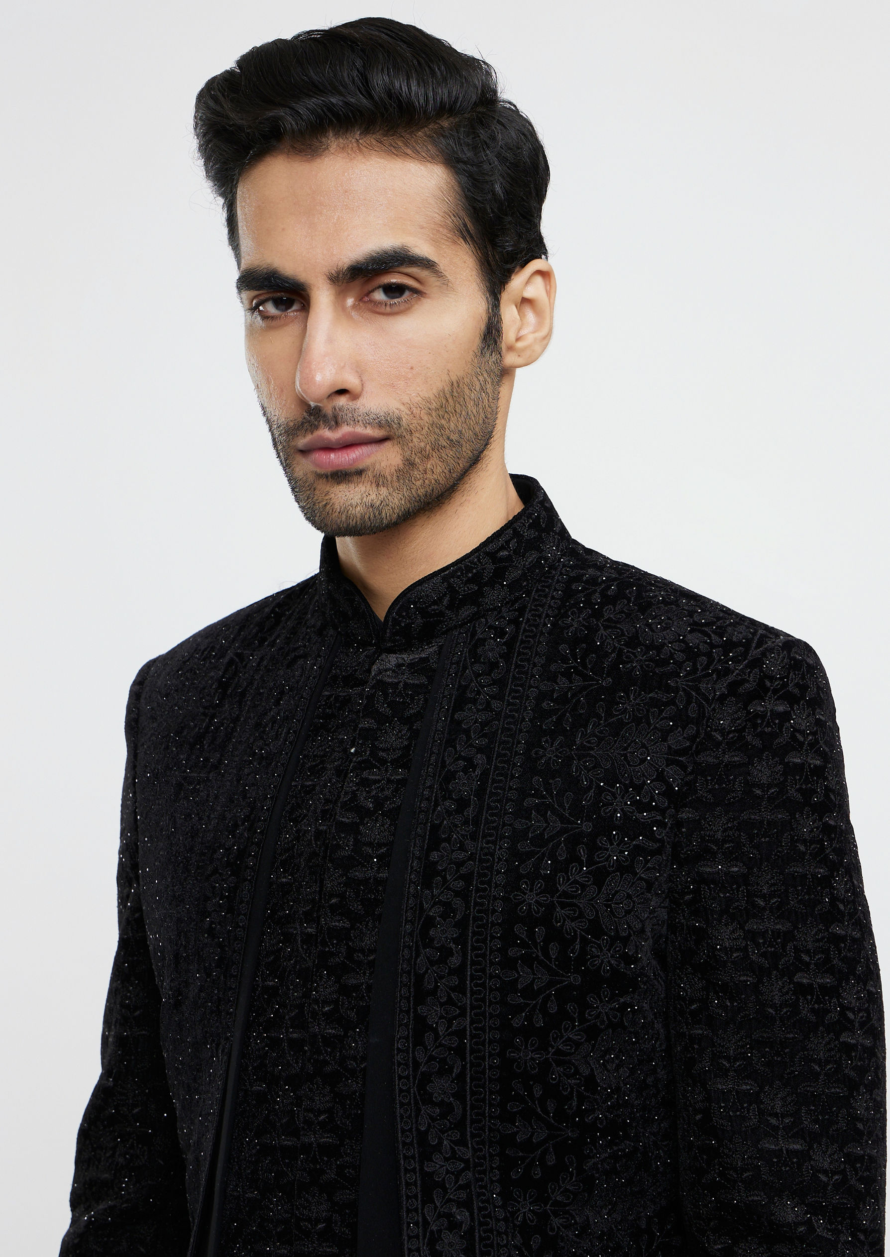 alt message - Twamev Men Midnight Black Bel Buti Embroidered Indo-Western Set with Stone Work image number 1