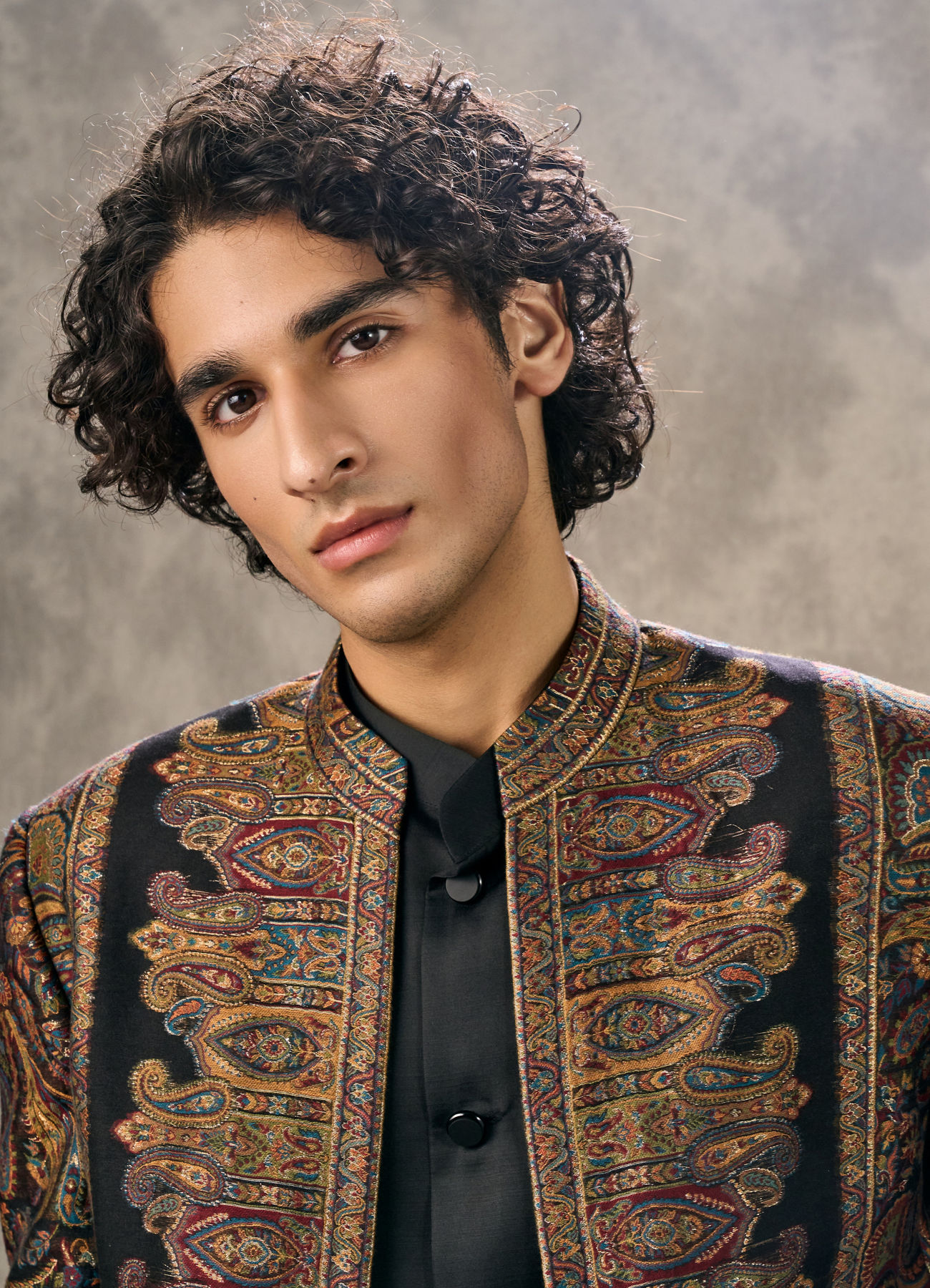Twamev Men Black Pashmina Multicolour Paisley Woven Indo Western Set