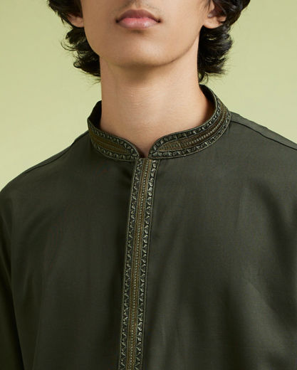 Diwas Men Olive Green Elegance Kurta Pajama