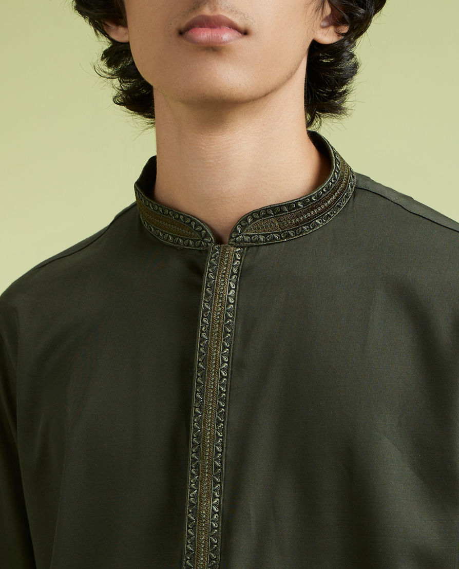 Diwas Men Olive Green Elegance Kurta Pajama